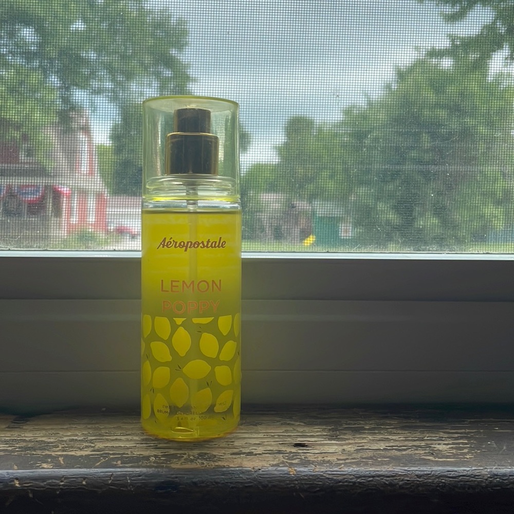 Lemon Poppy perfume by Aeropostale